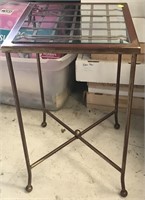 METAL AND GLASS PLANT STAND