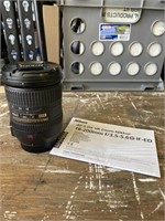 Nikon AF-S DX VR Zoom-Nikkor 18-200mm Lens