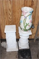Lot 2 Pedestals/Vase
