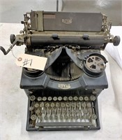 Early Vintage Royal Typewriter,