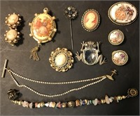 ASSORTED LOT OF VINTAGE JEWELRY