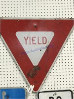 Yield sign 24" T