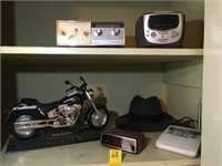 HARLEY PLASTIC MOTORCYCLE, CLOCKS, RADIO