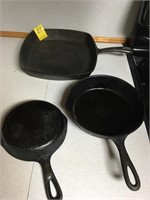 SMALL CAST IRON WAGNER SKILLET
