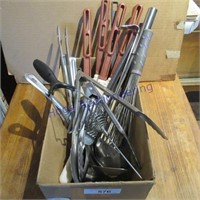 Box- dippers, spatulas, tongs, misc