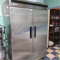 Maximum 2 door commercial refrigerator