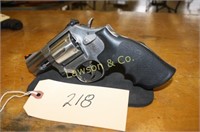 SMITH & WESSON MODEL 686-6, 357 MAGNUM 6 SHOT STAI