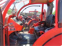 Kubota M1085 Tractor with Cab
