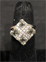 .925 STERLING SILVER RING WITH LCD