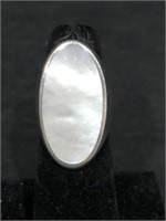.925 STERLING SILVER RING WITH MOTHER-OF-PEARL