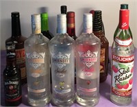 808 - LOT OF COLLECTABLE BOTTLES