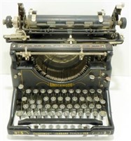 * Vintage Underwood Standard Typewriter No. 5