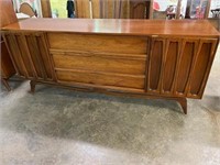 MID CENTURY MODERN WALNUT DRESSER