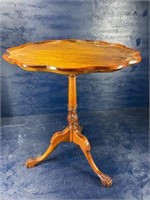 MAHOGANY PIE CRUST TABLE WITH CLAW FEET