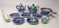 Blue and white china lot: five butter chips