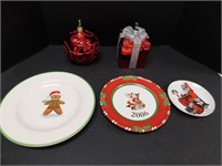 Christmas Décor 2 decorative lidded containers 7"