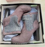 New Juicy Couture women's boots