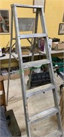 6 foot aluminum folding ladder, good painting