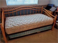 Wood twin trundle bed