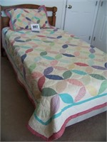 Twin Conforter and Pillow Sham (Bedding Only)