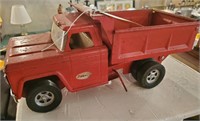 Old pressed steel toy dump truck Structo