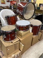 Tama five piece drum set looks like their new out