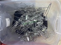 Tote with lid with professional style chrome wire