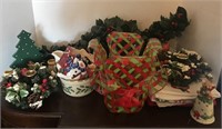 ASSORTED LOT OF CHRISTMAS ITEMS