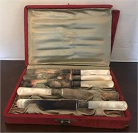 ANTIQUE RED CASE WITH 5 KNIVES