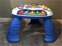 CHILDS STAND UP PLAY TABLE