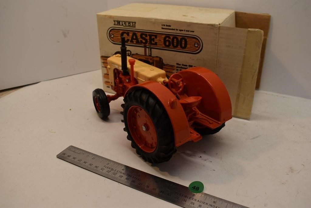 Ertl Case 600 Tractor 1/16 
