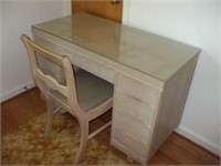 STUDENT DESK W/ GLASS TOP