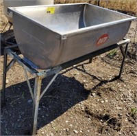 Metal water tub with stand