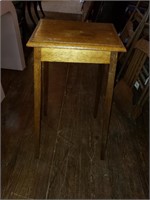 PETITE OCCASIONAL TABLE