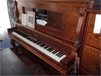Hamiton Chicago  Player piano very nice and bench