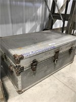 Metal trunk