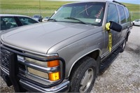 1999 SILVER CHEVY TAHOE