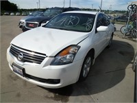 2009 Whi Nissan Altima