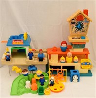 Little People Floating Marina & Accesories Lot