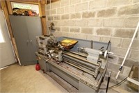 AcraTurn 13 x 40 metal Lathe with tooling