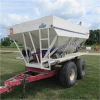 Willmar, dual compartment seed tender
