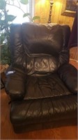 LEATHER RECLINER NICE