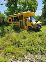98 Short School bus chevy 3500 250k with chair lft