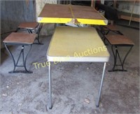Portable/Folding Table with Chairs
