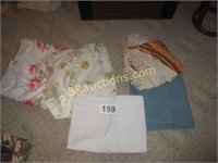2 Blankets- 2 Table Cloths