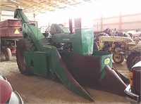 John Deere 60 gas tractor w/ 237 picker