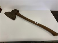 ANTIQUE BROAD AXE- 21CM WIDE X 28CM LONG