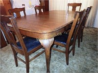 Antique Oak Dining Room Table & Chairs