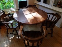 Round Table & 4 chairs