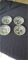 Set of 4 glass footed bowls